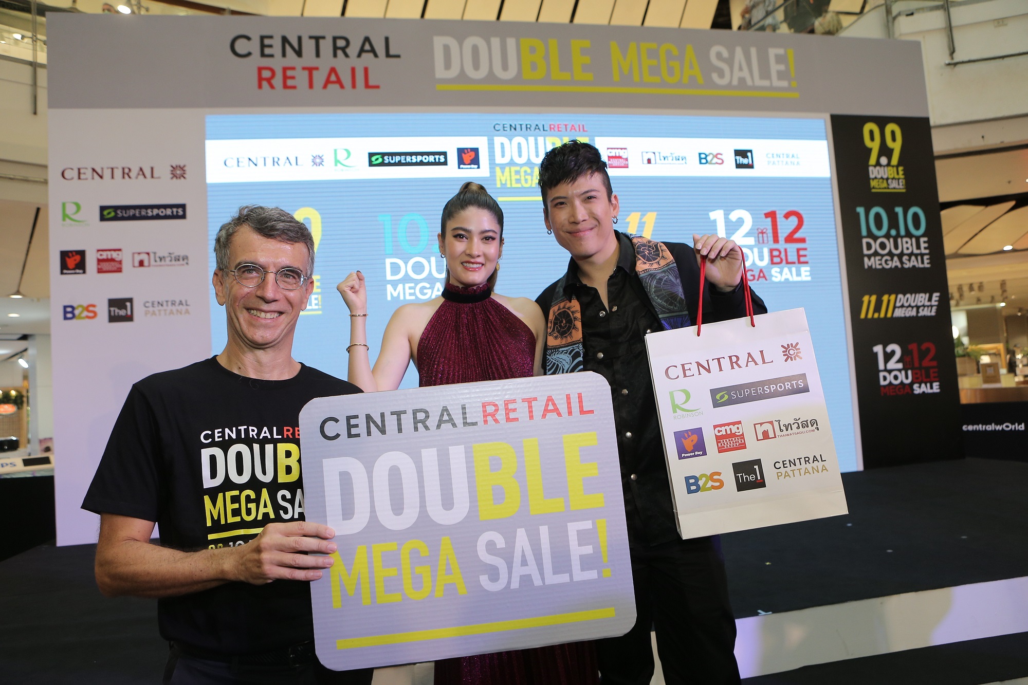 “ป๊อก – มาร์กี้” ชวนมาโดนป้ายยาในงาน Central Retail Double Mega Sale มหกรรมช้อปปิ้งสุดยิ่งใหญ่ส่งท้ายปี จัดเต็มทั้งหน้าร้านและหน้าเว็บ #ลดไม่เลือกหน้า รับส่วนลดสูงสุดถึง 90%