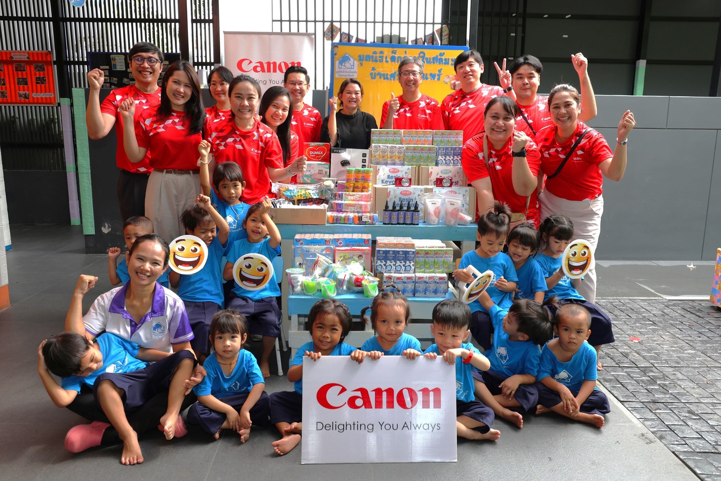 “Canon Volunteer” สานต่อการสนับสนุนมูลนิธิเด็กอ่อนในสลัมฯ เดินหน้ามอบของจำเป็นให้บ้านเด็กอ่อน 3 แห่ง ส่งเสริมการเรียนรู้ของเด็ก ร่วมสร้างอนาคตที่สดใสให้เยาวชนไทย  